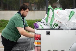 Entrega de kits Tu ayuda es útil