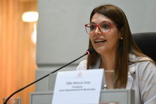 Entrega del premio Montevideanas a Belela Herrera en la Junta Departamental de Montevideo