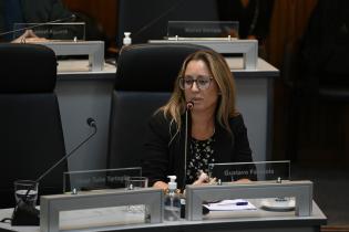 Entrega del premio Montevideanas a Belela Herrera en la Junta Departamental de Montevideo