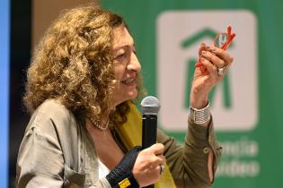 Ana Falú junto a Natalia Czytajlo, dictan taller sobre : Desafíos y herramientas para políticas públicas territoriales con inclusión de género Ana Falú junto a Natalia Czytajlo, dictan taller sobre : Desafíos y herramientas para políticas públicas territoriales con inclusión de género