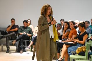 Ana Falú junto a Natalia Czytajlo, dictan taller sobre : Desafíos y herramientas para políticas públicas territoriales con inclusión de género Ana Falú junto a Natalia Czytajlo, dictan taller sobre : Desafíos y herramientas para políticas públicas territoriales con inclusión de género