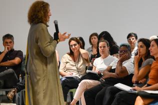 Ana Falú junto a Natalia Czytajlo, dictan taller sobre : Desafíos y herramientas para políticas públicas territoriales con inclusión de género Ana Falú junto a Natalia Czytajlo, dictan taller sobre : Desafíos y herramientas para políticas públicas territoriales con inclusión de género