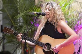 Florencia Núñez, participa del ciclo acústico «Mujeres que hacen Eco» en el Espacio Colabora Florencia Núñez, participa del ciclo acústico «Mujeres que hacen Eco» en el Espacio Colabora