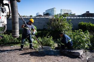 Limpieza de cañada en barrio Aquiles Lanza