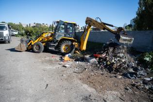 Limpieza de cañada en barrio Aquiles Lanza