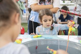 Juega el B, en la plaza Líber Seregni Juega el B, en la plaza Líber Seregni