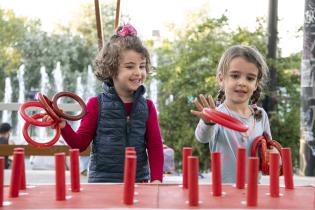 Juega el B, en la plaza Líber Seregni Juega el B, en la plaza Líber Seregni