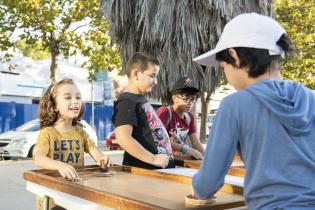 Juega el B, en la plaza Líber Seregni Juega el B, en la plaza Líber Seregni