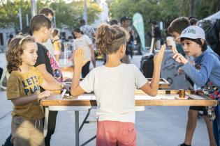 Juega el B, en la plaza Líber Seregni Juega el B, en la plaza Líber Seregni