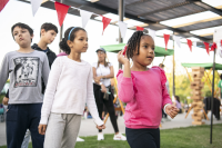  Juega el B, en la plaza Líber Seregni