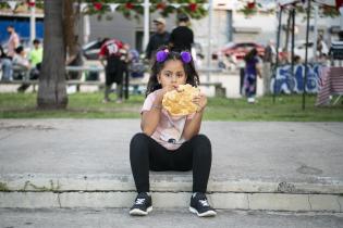 Juega el B, en la plaza Líber Seregni Juega el B, en la plaza Líber Seregni