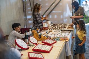 Feria de emprendimientos en la Semana Criolla 2024