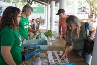 Entrega de semillas en la Semana Criolla 2024