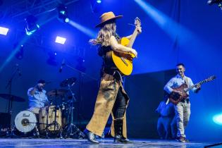 Catherine Vergnes en el escenario Zitarrosa de la Semana Criolla 2024