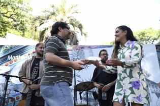 Entrega de distinción al grupo Álamo, ganador del concurso Guitarra Negra 2023