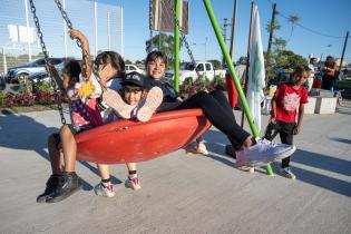 Inauguración de la plaza Parque Guaraní