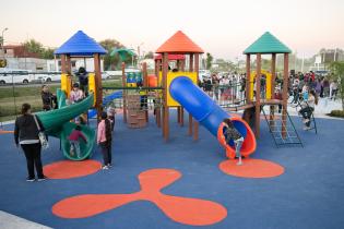 Inauguración de la plaza Parque Guaraní