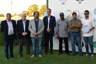 Carrera 300 años de Montevideo, en el Hipódromo de Maroñas Carrera 300 años de Montevideo, en el Hipódromo de Maroñas