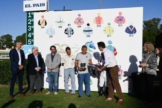 Carrera 300 años de Montevideo, en el Hipódromo de Maroñas Carrera 300 años de Montevideo, en el Hipódromo de Maroñas