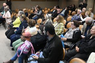 Entrega de reconocimientos a organizadores de los corsos barriales.