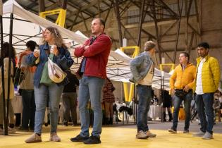 Feria en el Espacio Modelo en el marco de la Semana de Arte Trans