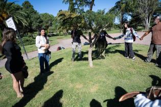 Plantación de árboles en conmemoración del Día de la Nación Charrúa y la Identidad Indígena de Uruguay