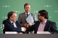 Firma de convenio entre la Intendencia  y el Banco de la República Oriental del Uruguay