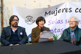 Firma de comodatos de finca recuperada a entregar al Colectivo Mujeres con Historias Firma de comodatos de finca recuperada a entregar al Colectivo Mujeres con Historias