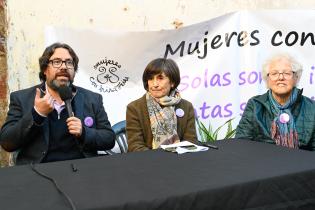   Firma de comodatos de finca recuperada a entregar al Colectivo Mujeres con Historias 