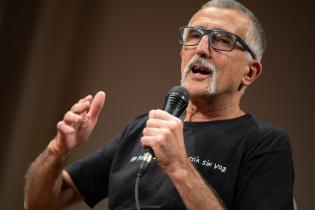 Presentación del libro de la escuela de Poesía del teatro Solís, Araña la poesía