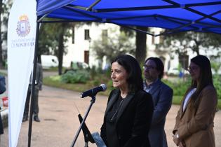 Colocación de placa por los 300 años de Montevideo en Plaza Zabala junto a delegación del Municipio de Durango 