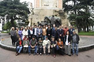 Colocación de placa por los 300 años de Montevideo en Plaza Zabala junto a delegación del Municipio de Durango Colocación de placa por los 300 años de Montevideo en Plaza Zabala junto a delegación del Municipio de Durango