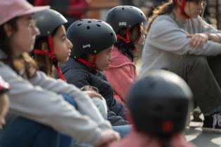 Taller de skate para mujeres en el Espacio Modelo en el marco de los 300 años de Montevideo
