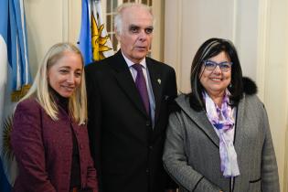 Directora de Cultura, María Inés Obaldía participa del 214° aniversario de la Revolución de Mayo Directora de Cultura, María Inés Obaldía participa del 214° aniversario de la Revolución de Mayo
