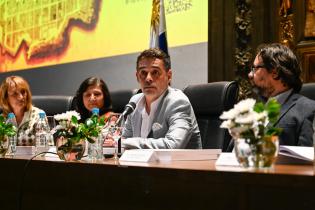 Presentación del libro: Montevideo 300 años: Trayectos, miradas, imágenes Presentación del libro: Montevideo 300 años: Trayectos, miradas, imágenes
