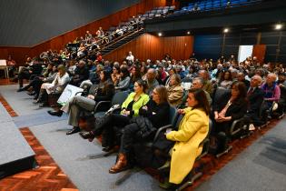 Presentación del libro: Montevideo 300 años: Trayectos, miradas, imágenes Presentación del libro: Montevideo 300 años: Trayectos, miradas, imágenes