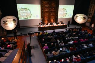 Presentación del libro: Montevideo 300 años: Trayectos, miradas, imágenes Presentación del libro: Montevideo 300 años: Trayectos, miradas, imágenes