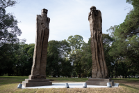 Inauguración de esculturas chinas en Parque Batlle