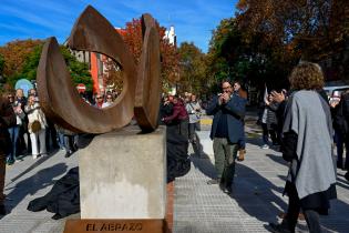 Inauguración de espacio publico, mural y escultura en La Comercial 