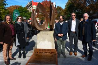 Inauguración de espacio publico, mural y escultura en La Comercial 