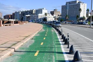 Ciclovía de la rambla entre calles Sarandí y Carlos María Morales 