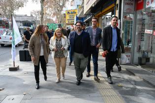 Presentación de nuevas veredas de Av. 8 de Octubre Presentación de nuevas veredas de Av. 8 de Octubre