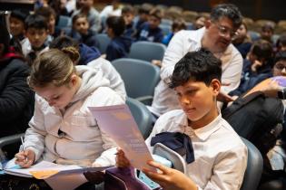 Función del programa Crece Desde el Pie de Gira, en la Feria del Libro Infantil y Juvenil 2024 Función del programa Crece Desde el Pie de Gira, en la Feria del Libro Infantil y Juvenil 2024