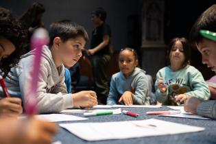 Función del programa Crece Desde el Pie de Gira, en la Feria del Libro Infantil y Juvenil 2024 Función del programa Crece Desde el Pie de Gira, en la Feria del Libro Infantil y Juvenil 2024