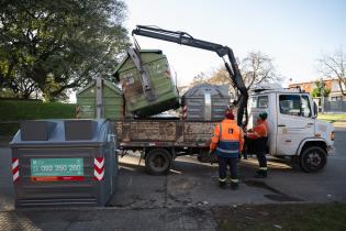 Recambio de contenedores en Segovia y Estanislao López Recambio de contenedores en Segovia y Estanislao López