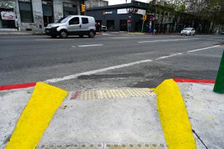 Nuevo semáforo en Avda. Agraciada esquina Coronel Francisco Tajes Nuevo semáforo en Avda. Agraciada esquina Coronel Francisco Tajes