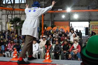 Inflables y cama elástica, en el Modelo a Jugar en Espacio Modelo Inflables y cama elástica, en el Modelo a Jugar en Espacio Modelo