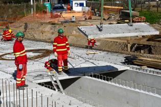 Obra de alcantarillado en Av. de las Instrucciones y Cno. Paso del Andaluz