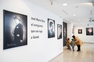 Charla con Leo Barizzoni en exposición del Muhar Charla con Leo Barizzoni en exposición del Muhar