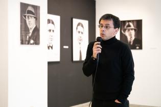 Charla con Leo Barizzoni en exposición del Muhar Charla con Leo Barizzoni en exposición del Muhar
